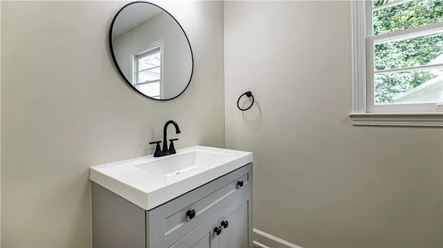 $489,900 | 126 East Bridlespur Drive, Kansas City, MO 64114