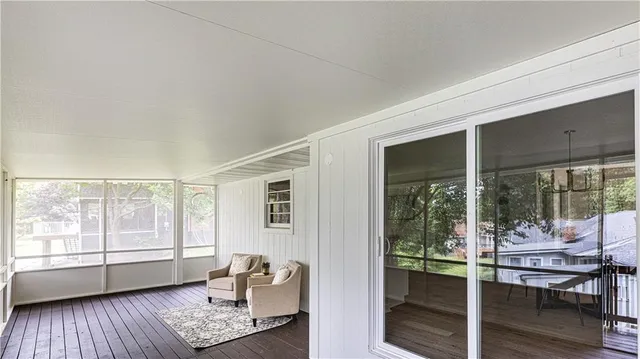 $489,900 | 126 East Bridlespur Drive, Kansas City, MO 64114