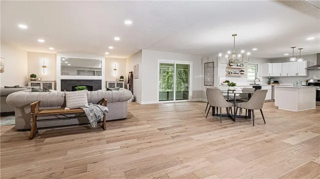 $489,900 | 126 East Bridlespur Drive, Kansas City, MO 64114