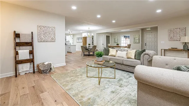 $489,900 | 126 East Bridlespur Drive, Kansas City, MO 64114