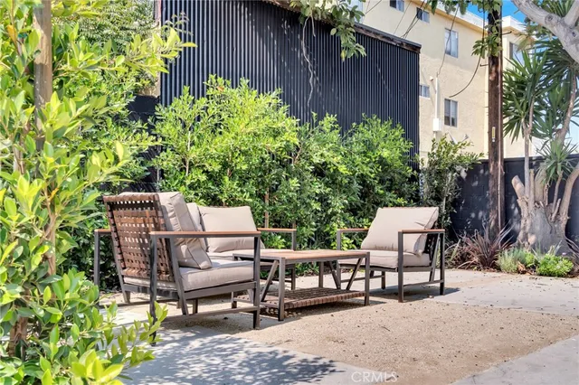 $749,000 | 5814 7th Avenue, Los Angeles, CA 90043