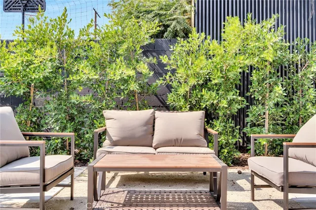 $749,000 | 5814 7th Avenue, Los Angeles, CA 90043