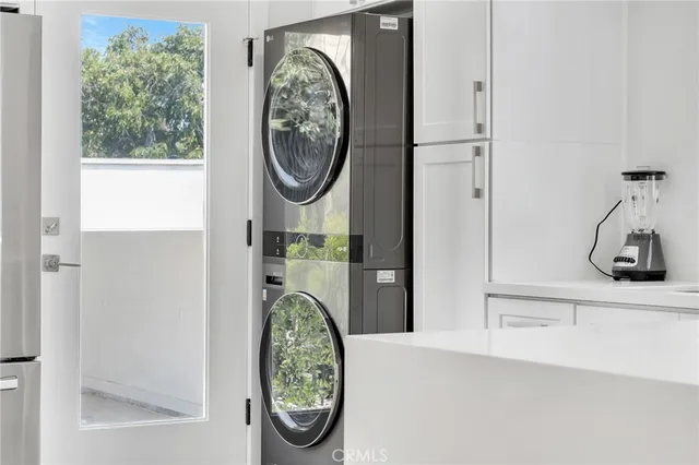 a close view of door lock