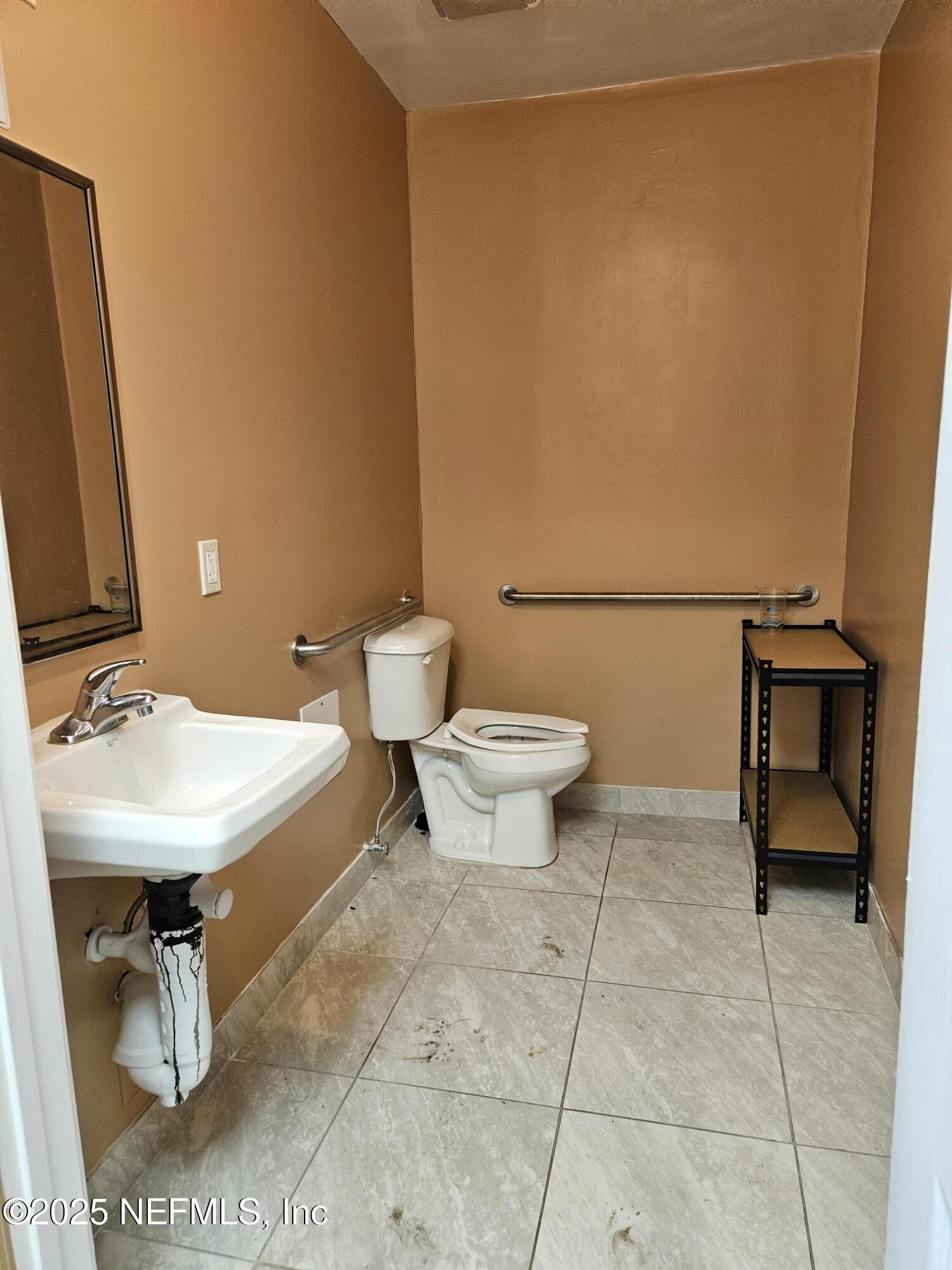 136 East Union Street, Unit 2 #3 #4' Jacksonville, FL 32202 - Photo 6 of 27 bathroom