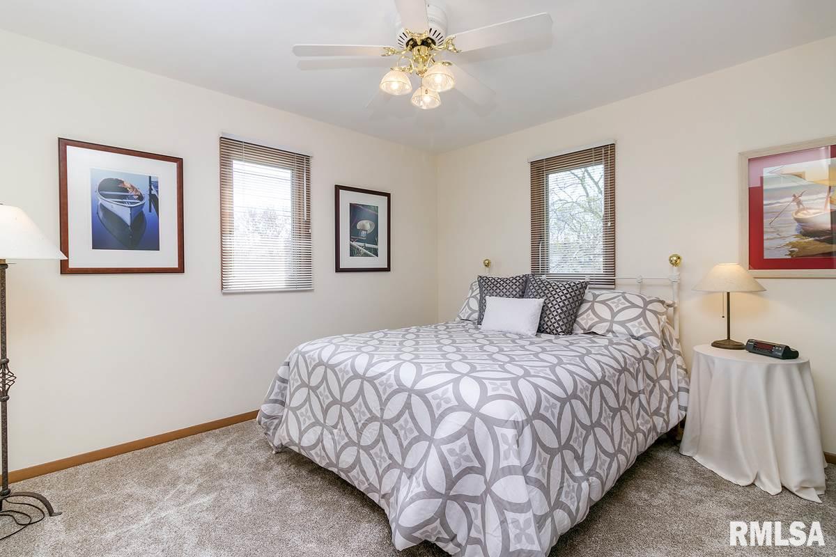 2223 Lincoln Road Bettendorf, IA 52722 - Photo 15 of 24 Gallery Image 15