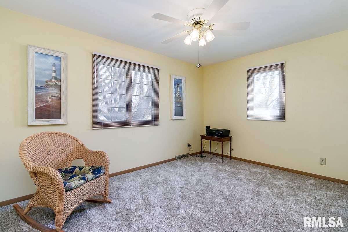 2223 Lincoln Road Bettendorf, IA 52722 - Photo 18 of 24 Gallery Image 18