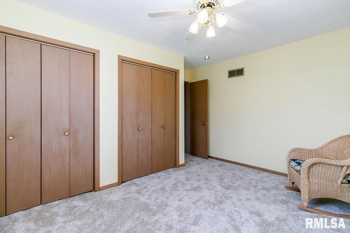 2223 Lincoln Road Bettendorf, IA 52722 - Photo 19 of 24 Gallery Image 19