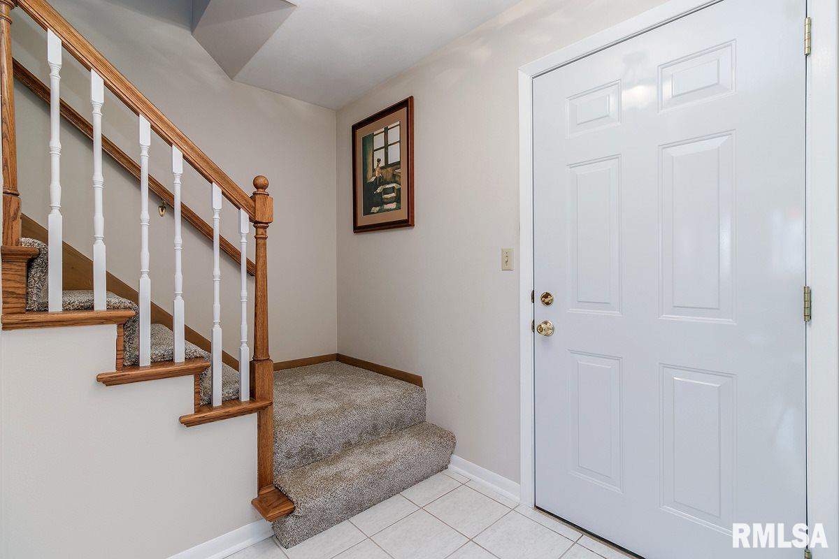 2223 Lincoln Road Bettendorf, IA 52722 - Photo 2 of 24 Gallery Image 2