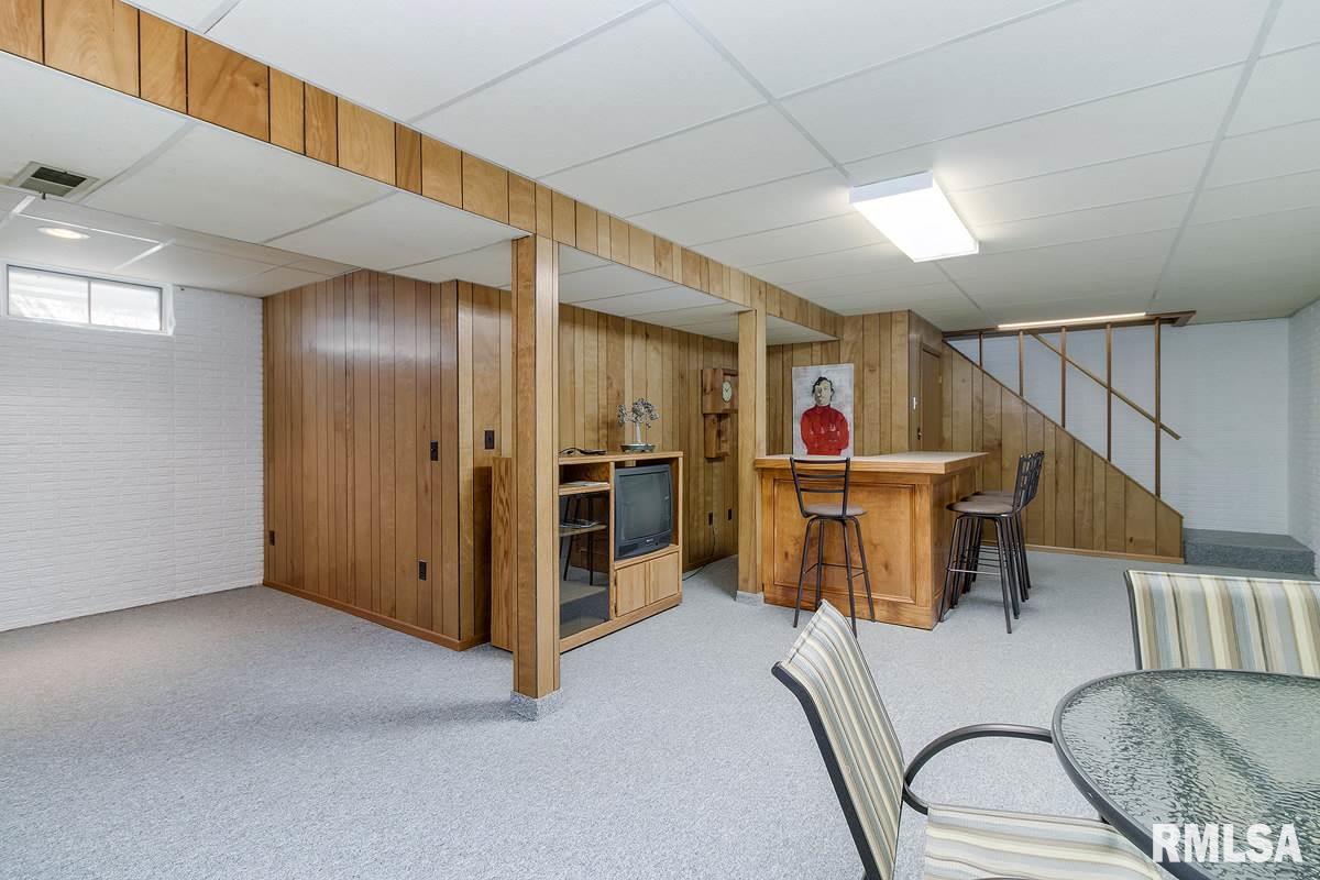 2223 Lincoln Road Bettendorf, IA 52722 - Photo 22 of 24 Gallery Image 22