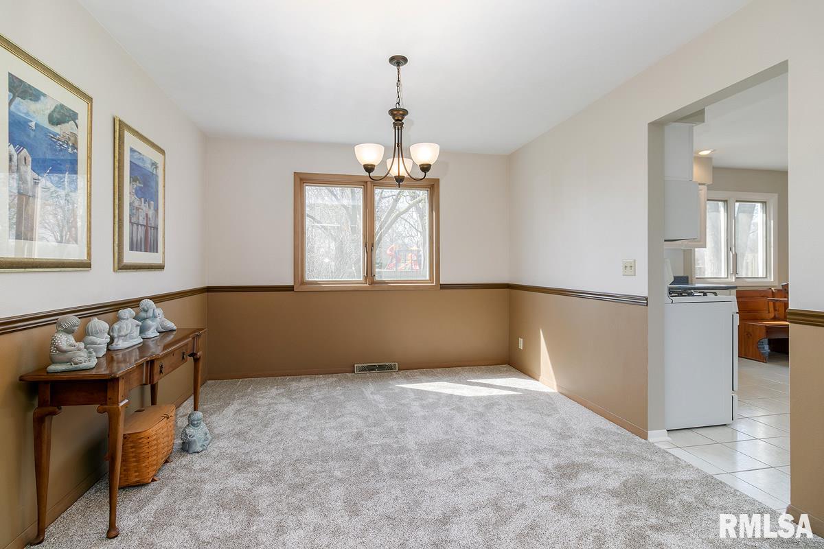 2223 Lincoln Road Bettendorf, IA 52722 - Photo 6 of 24 Gallery Image 6