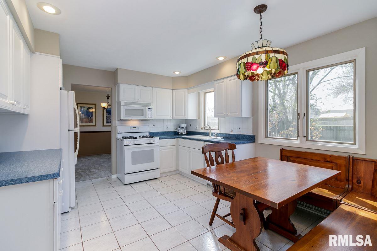 2223 Lincoln Road Bettendorf, IA 52722 - Photo 8 of 24 Gallery Image 8