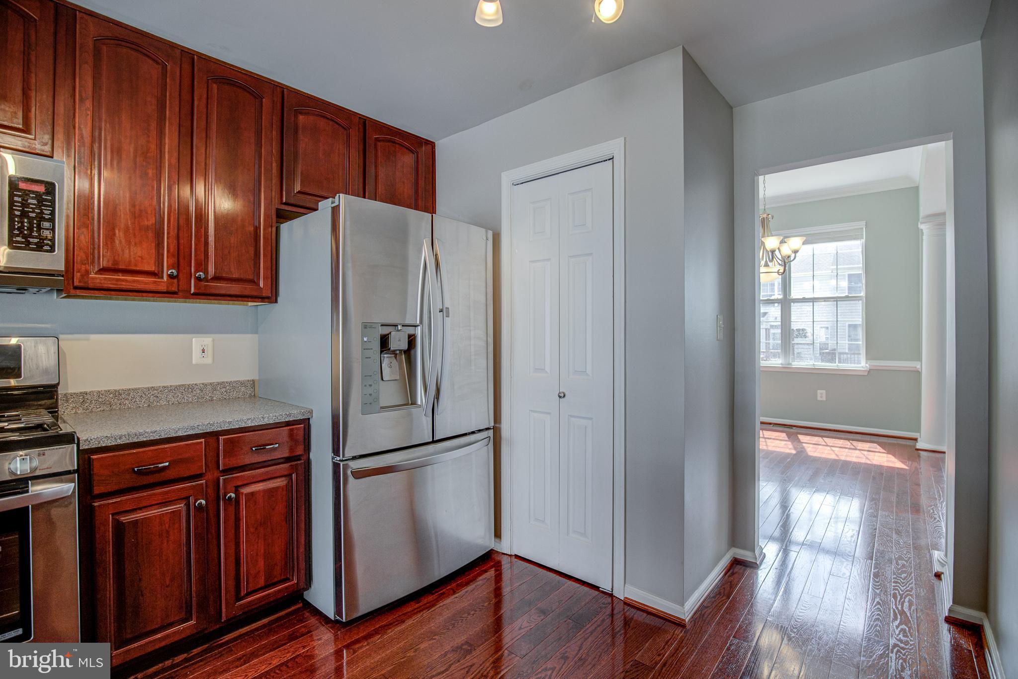 20609 Glenmere Square Sterling, VA 20165 - Photo 16 of 50 Pantry