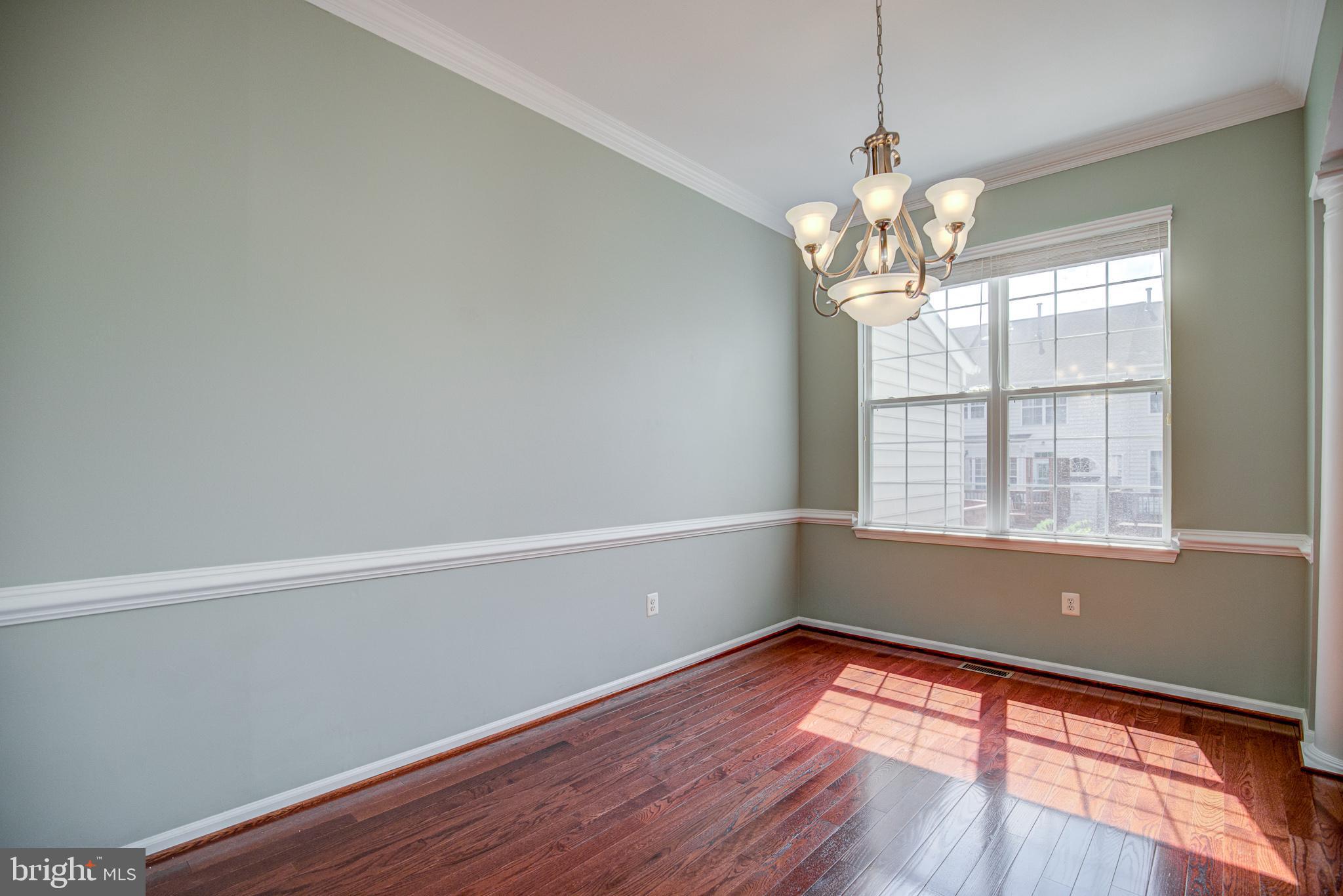 20609 Glenmere Square Sterling, VA 20165 - Photo 17 of 50 Separate formal dining room
