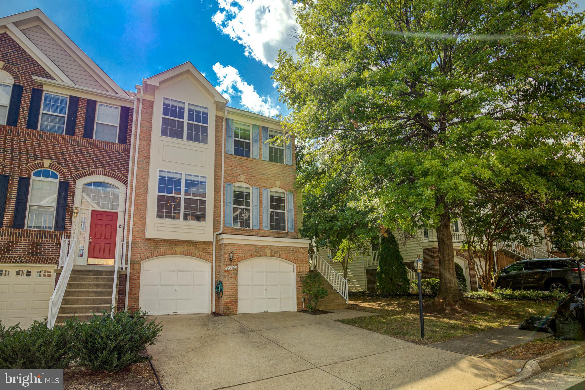 20609 Glenmere Square Sterling, VA 20165 - Photo 2 of 50 Driveway and garage parking