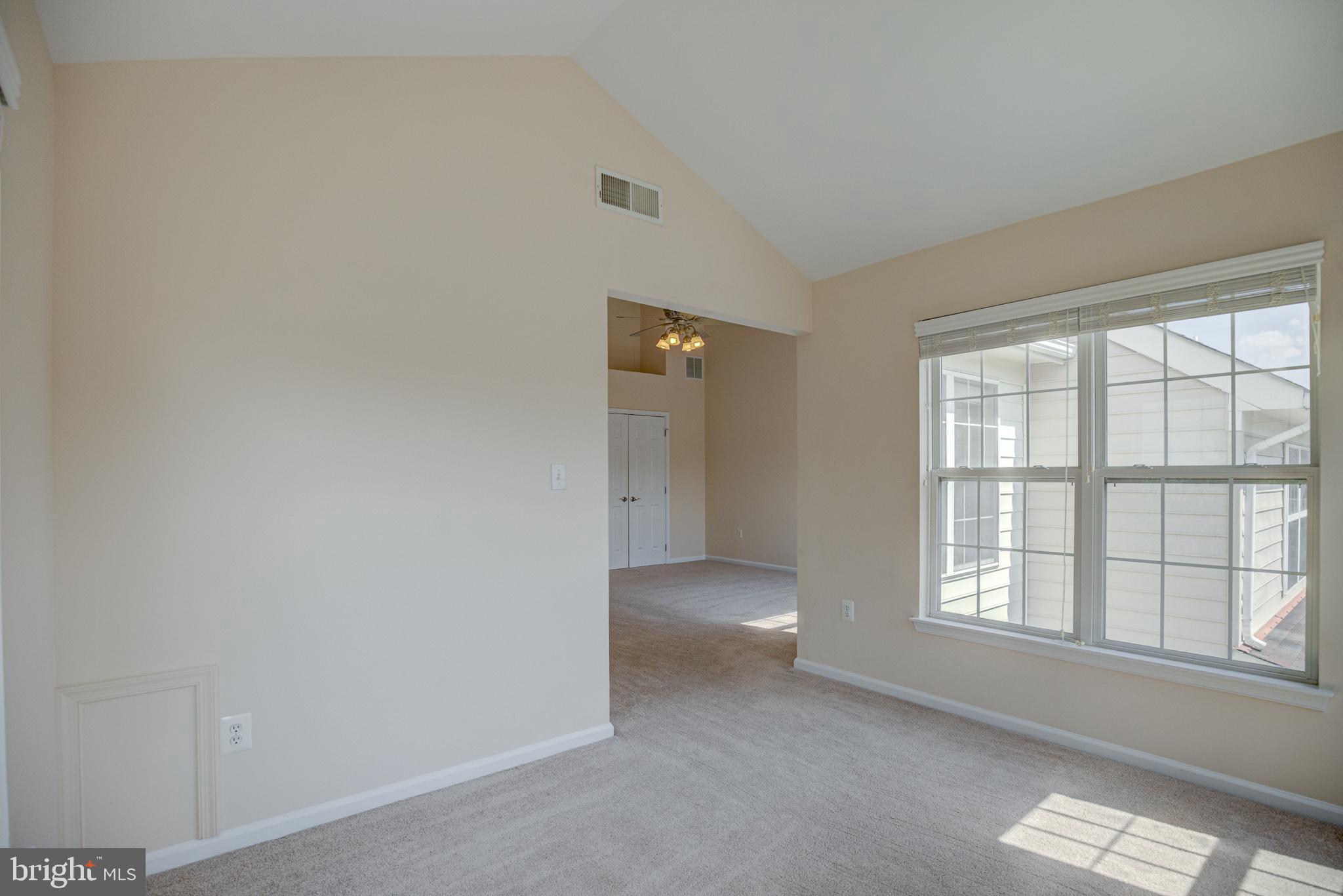 20609 Glenmere Square Sterling, VA 20165 - Photo 32 of 50 Sitting rrom