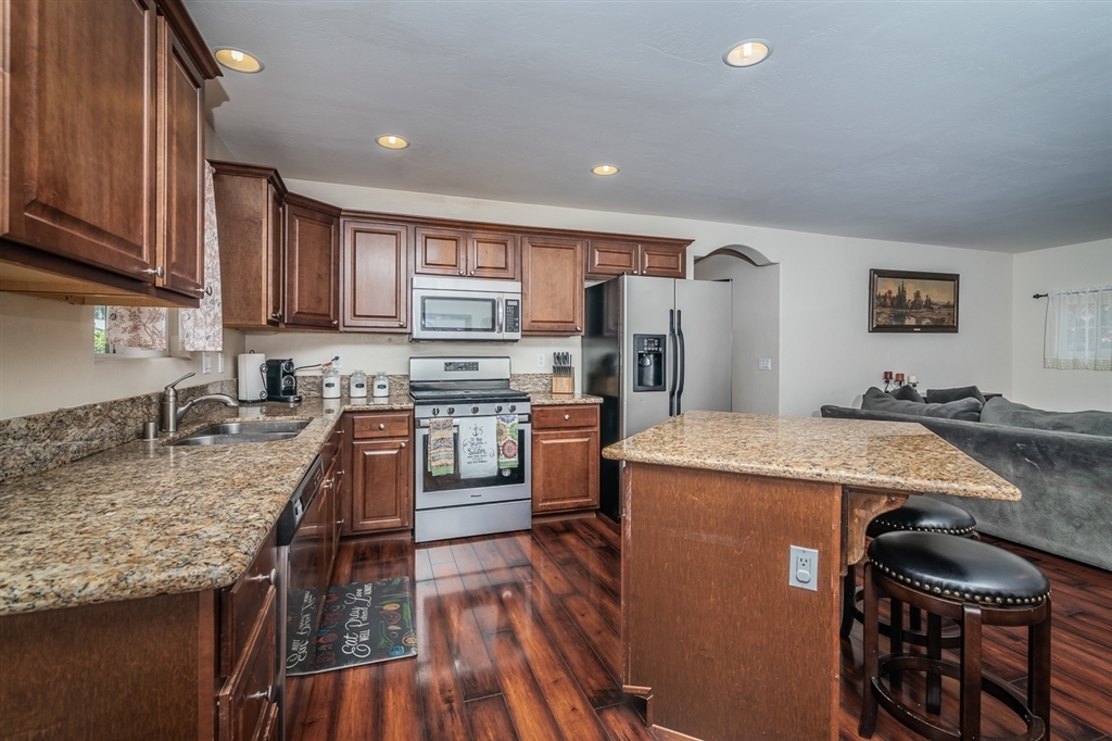 1812 Harmony Grove Road Escondido, CA 92029 - Photo 11 of 25