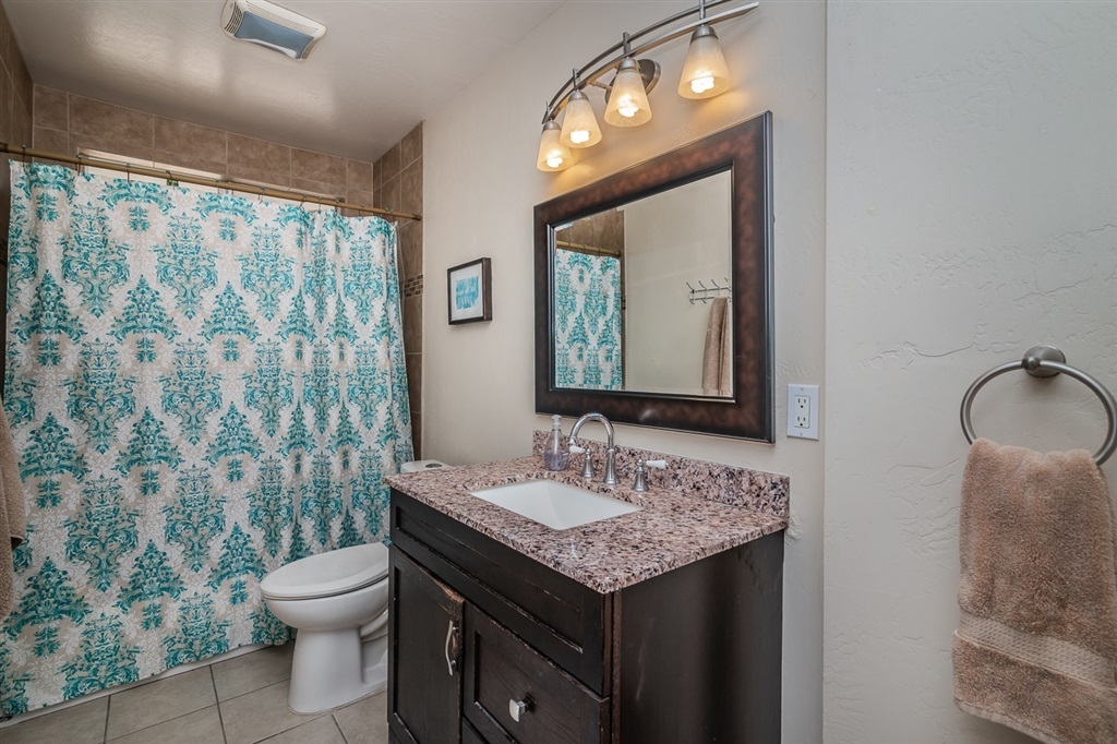 1812 Harmony Grove Road Escondido, CA 92029 - Photo 16 of 25