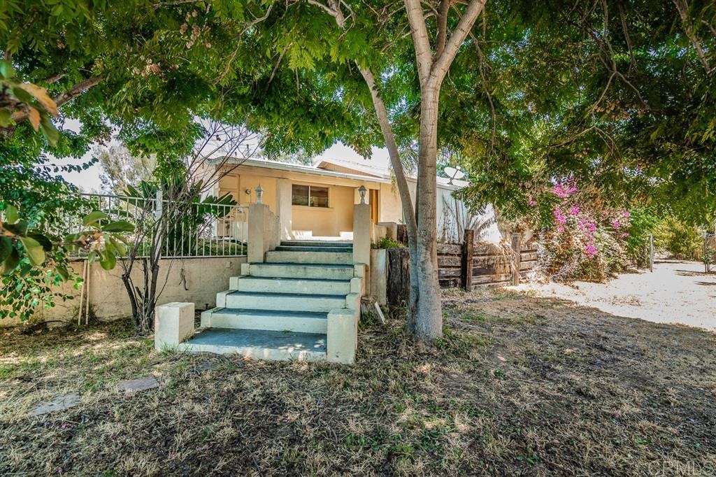 1812 Harmony Grove Road Escondido, CA 92029 - Photo 3 of 25