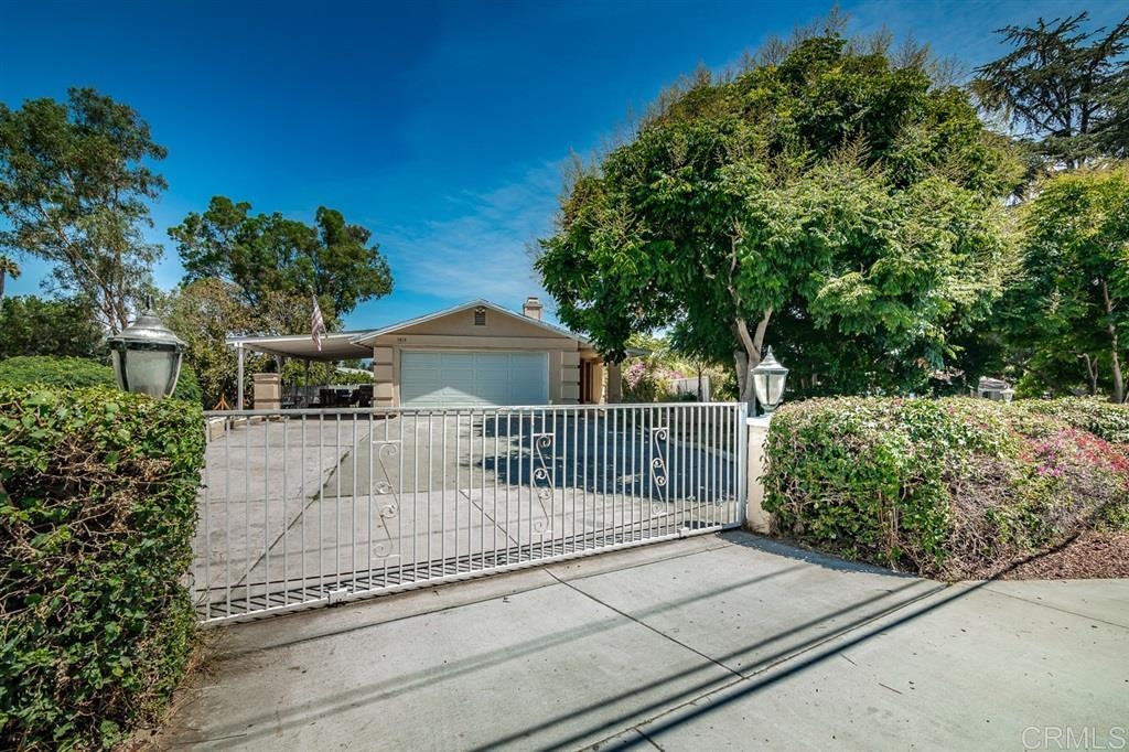 1812 Harmony Grove Road Escondido, CA 92029 - Photo 4 of 25