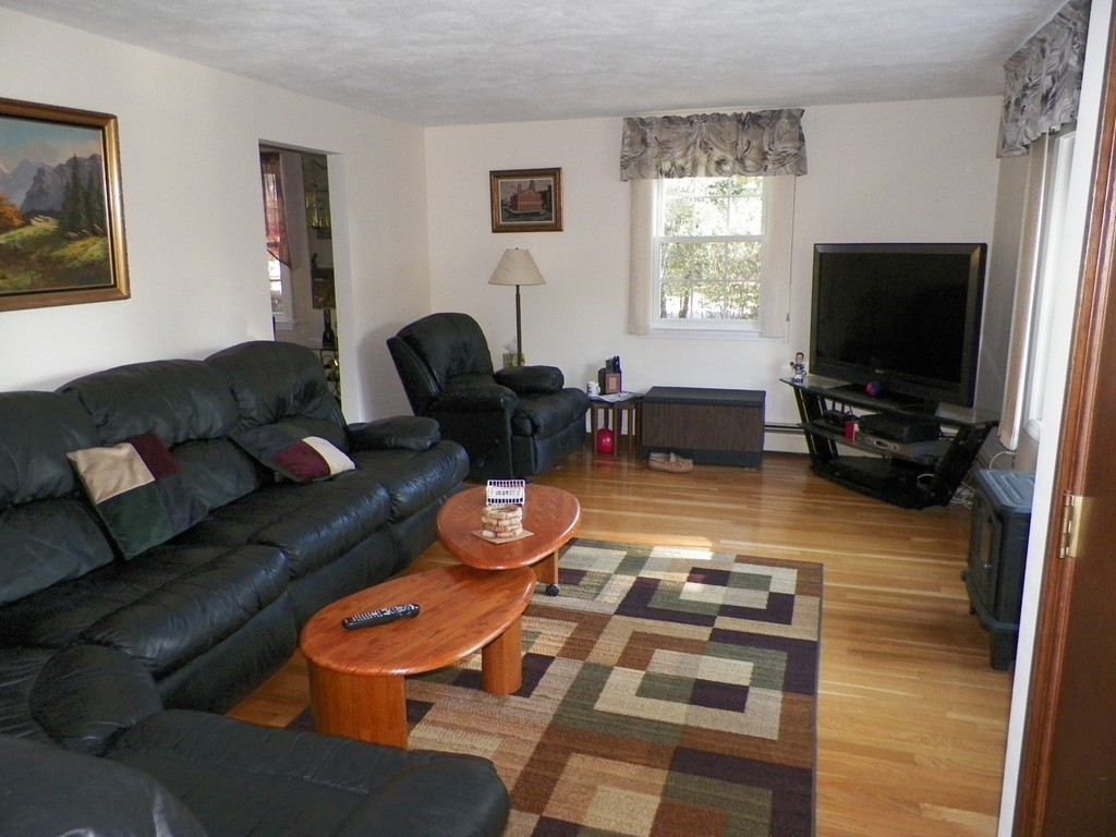 26 Poe Road Billerica, MA 01821 - Photo 12 of 29