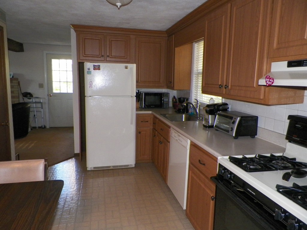 26 Poe Road Billerica, MA 01821 - Photo 6 of 29
