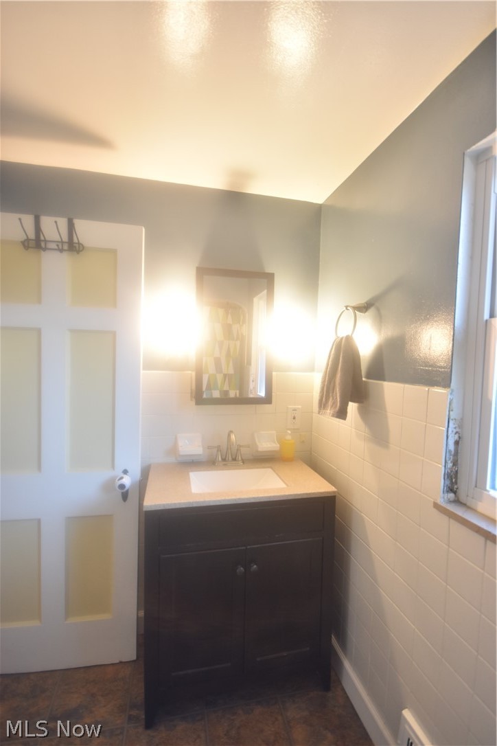 1136 Pennfield Road Cleveland, OH 44121 - Photo 18 of 25