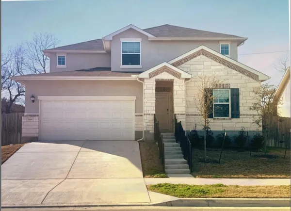 $2,500 | 929 Main Street, Hutto, TX 78634