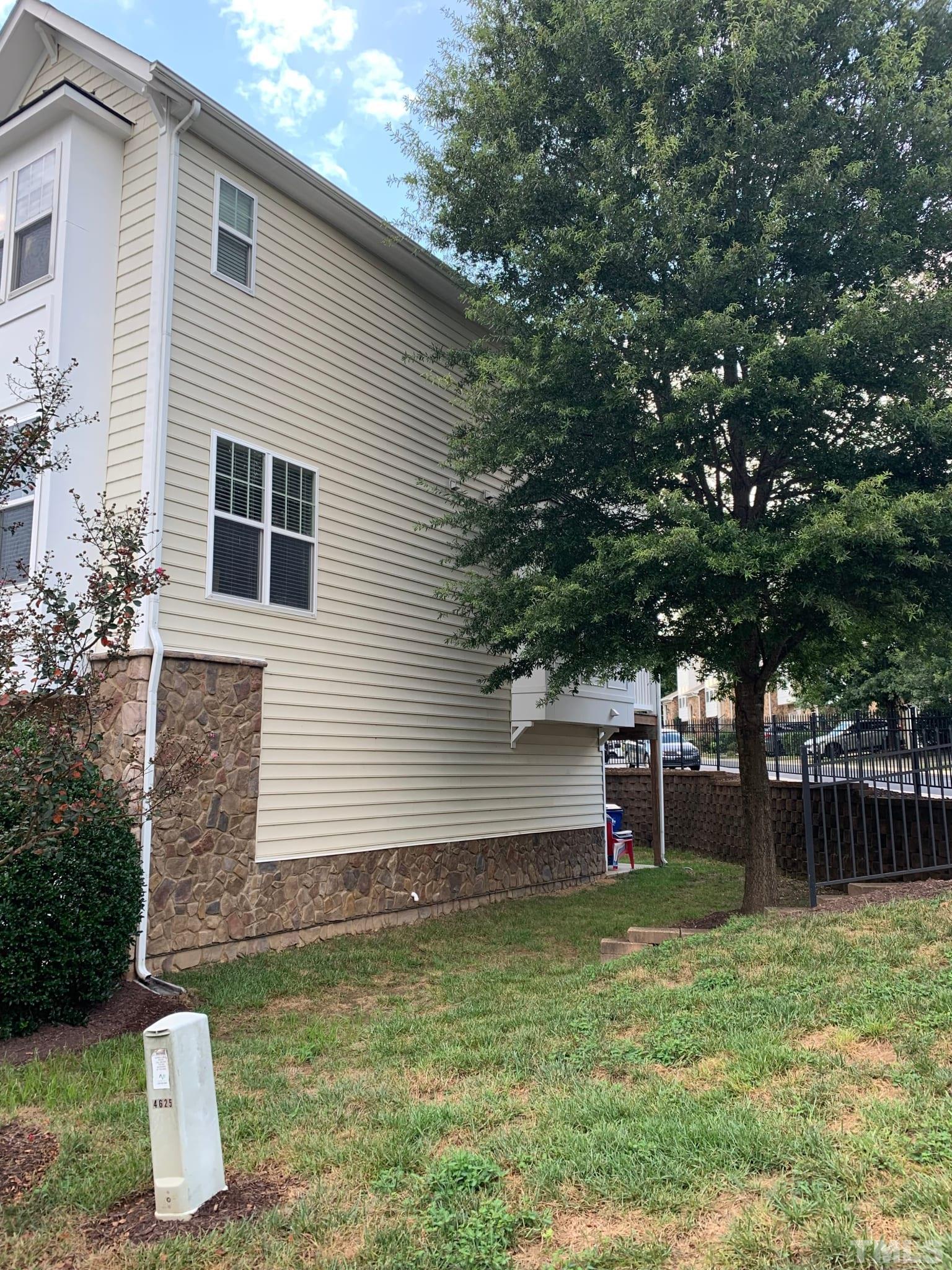 4625 Springerly Lane Raleigh, NC 27612 - Photo 2 of 30 Gallery Image 2