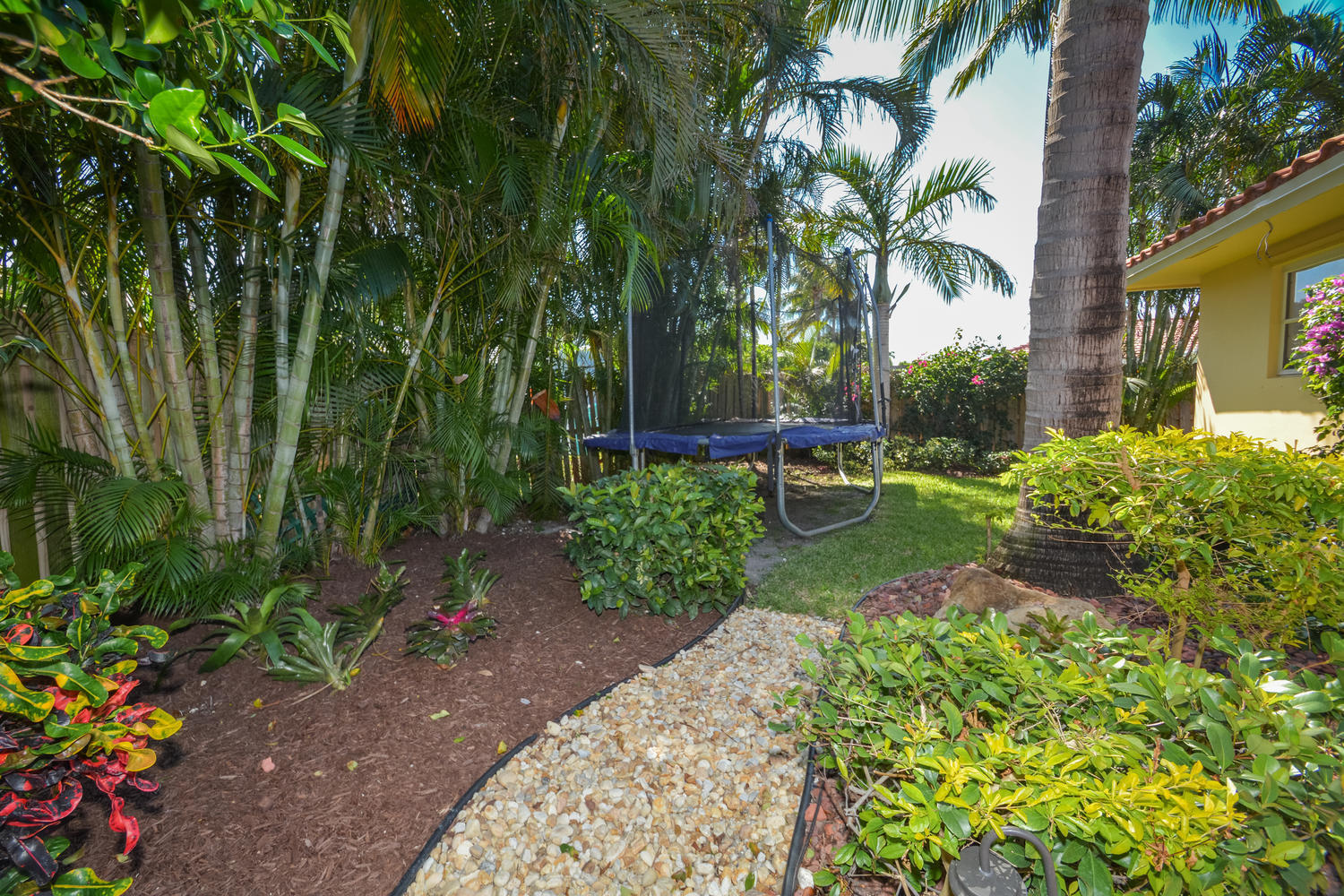 620 Southwest 16th Street Boca Raton, FL 33486 - Photo 34 of 35 620 SW 16th St Boca Raton FL-large-033-3