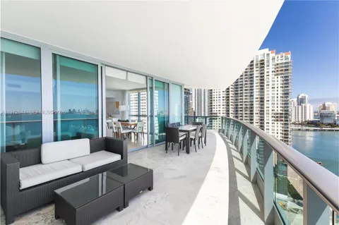 $2,100,000 | 1331 Brickell Bay Drive, Unit 1901, Miami, FL 33131