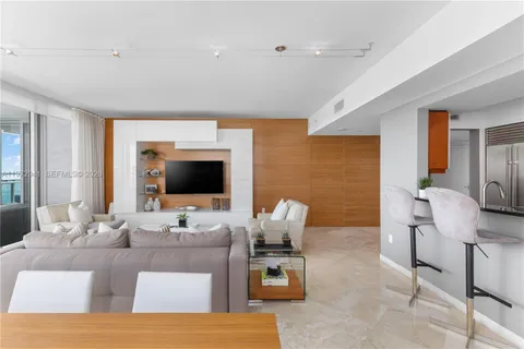 $2,100,000 | 1331 Brickell Bay Drive, Unit 1901, Miami, FL 33131