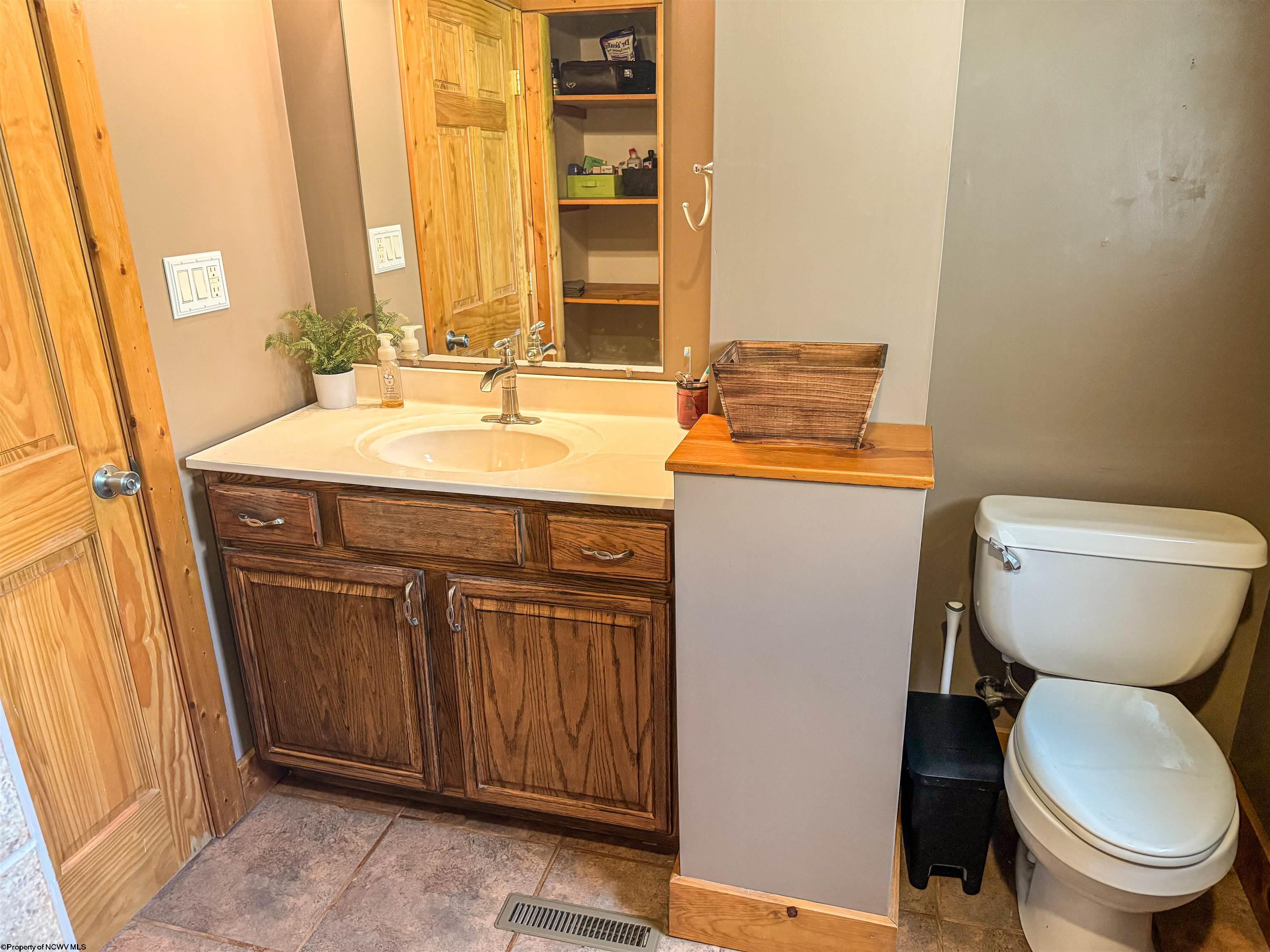 330 Grassy Run Road Fairmont, WV 26554 - Photo 22 of 39 Gallery Image 22