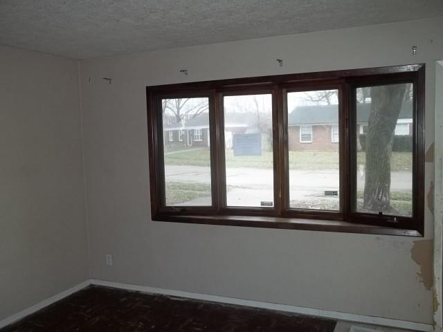 2714 Ebbie Road Indianapolis, IN 46219 - Photo 4 of 8 Gallery Image 4