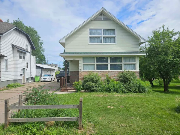 $154,900 | 912 Erie Street, Crystal Falls, MI 49920