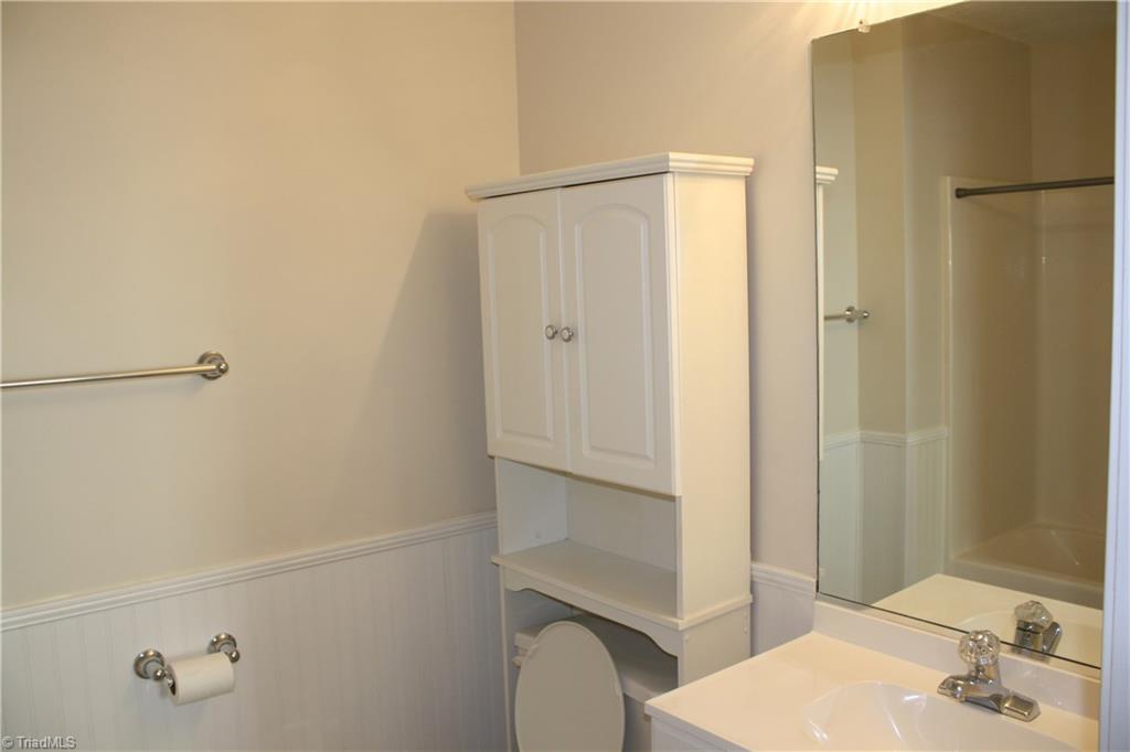 140 1A James Road High Point, NC 27265 - Photo 7 of 11 Master Bathroom