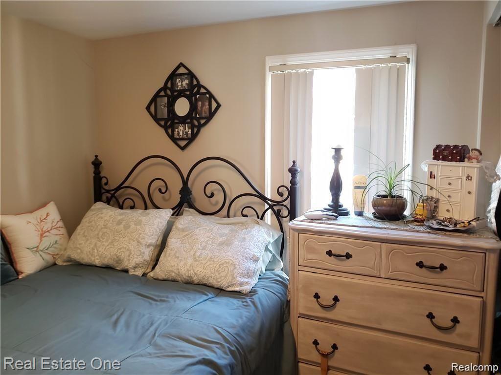 21517 Jacksonville Street Farmington Hills, MI 48336 - Photo 17 of 22