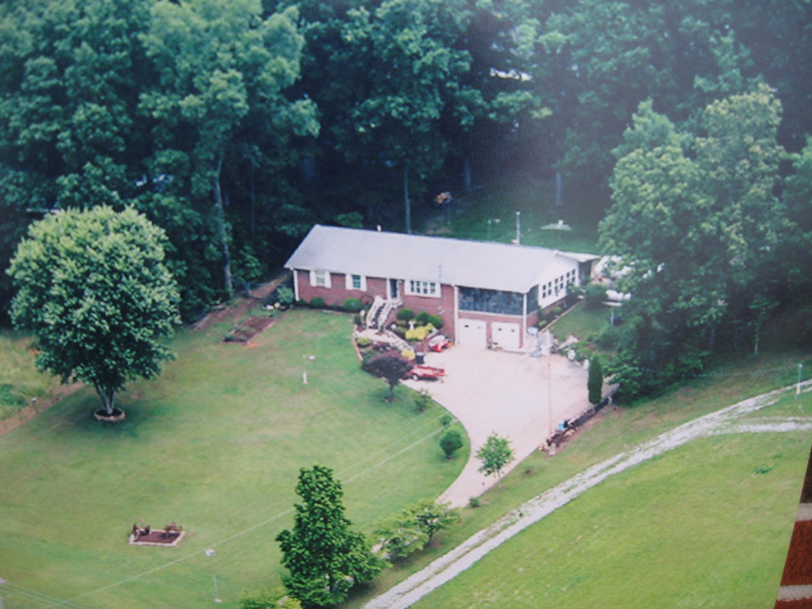 561 Temple Road Walland, TN 37886 - Photo 1 of 14 001