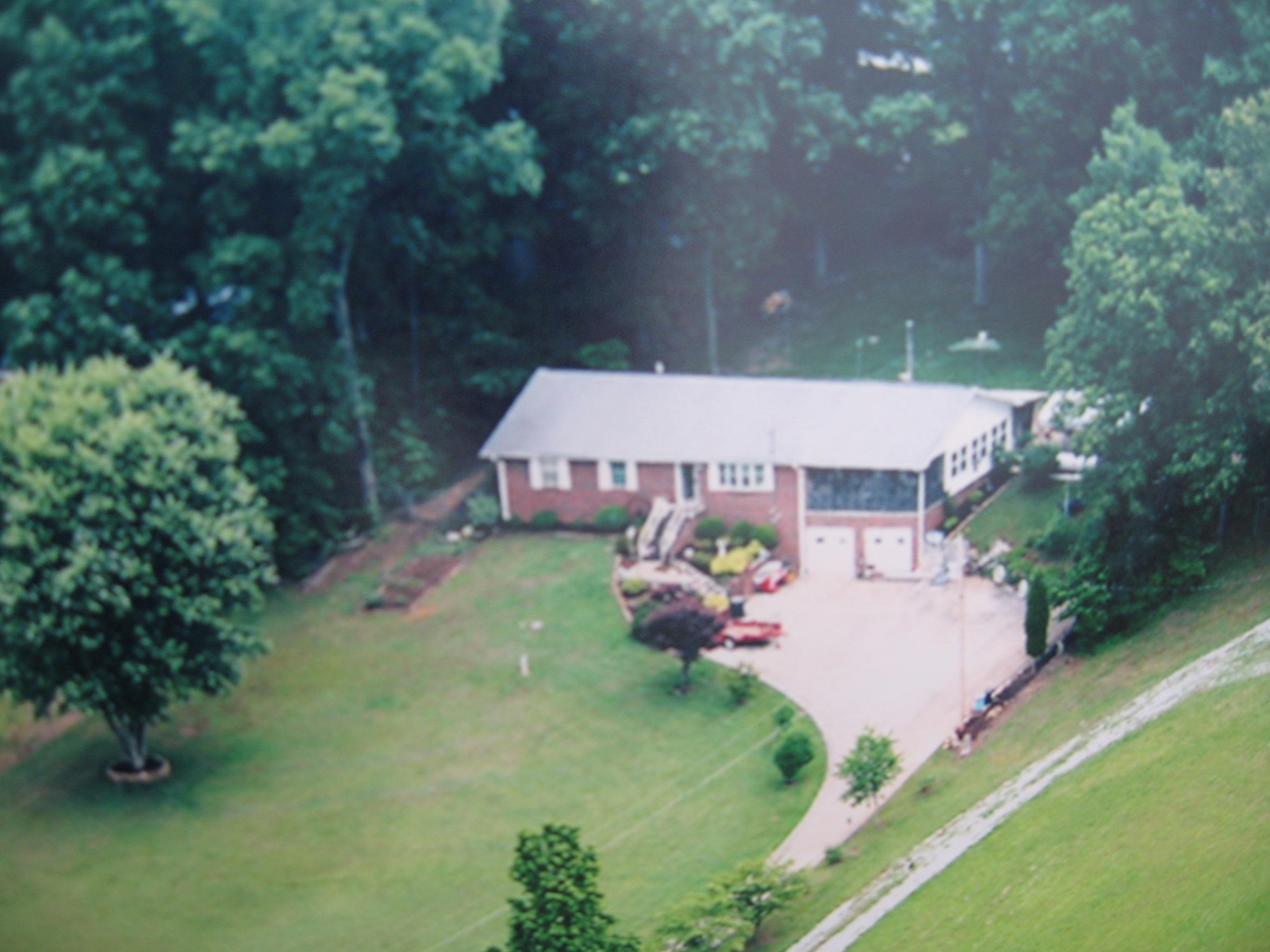 561 Temple Road Walland, TN 37886 - Photo 2 of 14 002