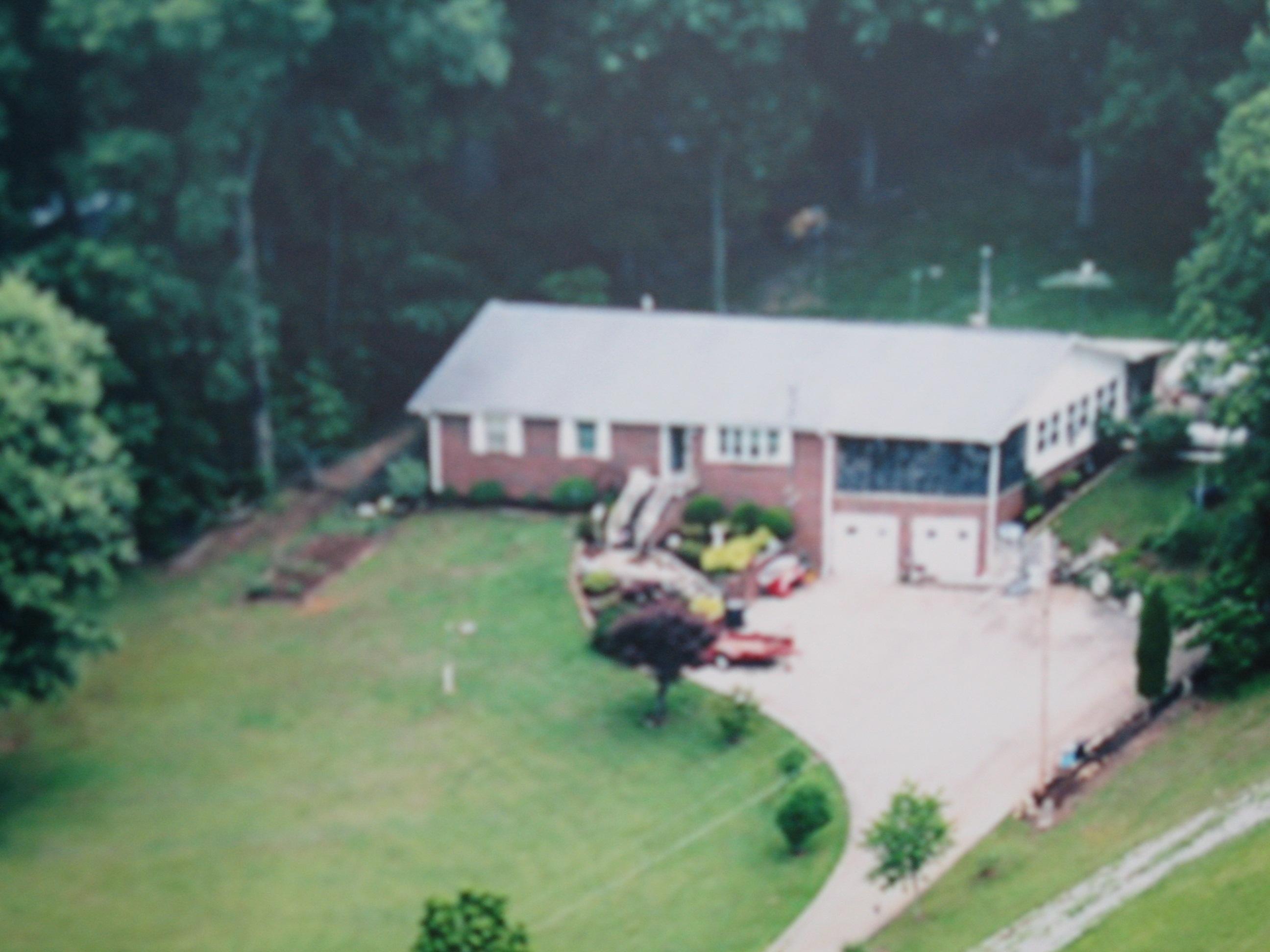 561 Temple Road Walland, TN 37886 - Photo 3 of 14 003