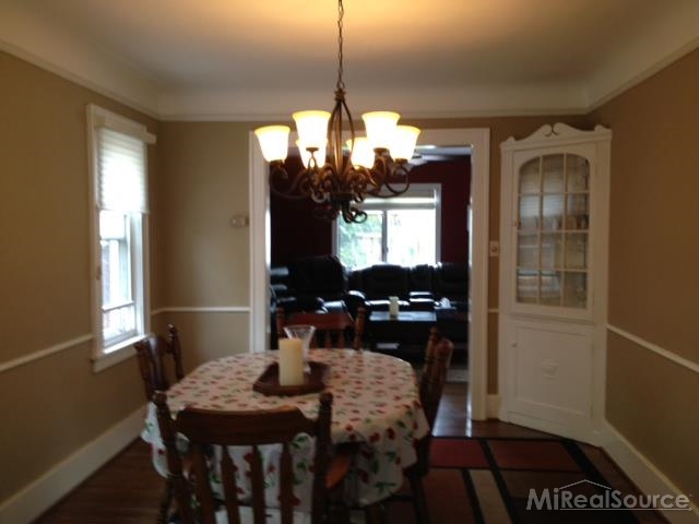 1512 Roslyn Road Grosse Pointe Woods, MI 48236 - Photo 8 of 30