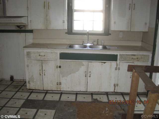 3014 Maplewood Road Henrico, VA 23228 - Photo 5 of 7 Kitchen