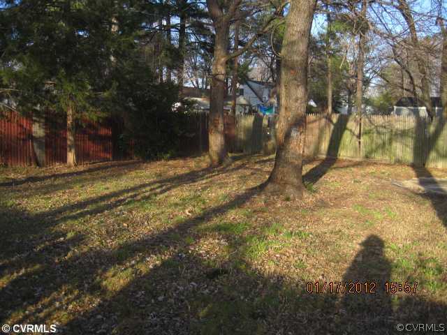 3014 Maplewood Road Henrico, VA 23228 - Photo 7 of 7 Yard/Garden