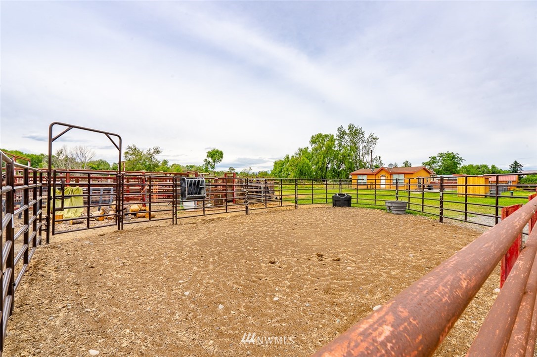 370 Palen Road Zillah, WA 98953 - Photo 19 of 21 Gallery Image 19