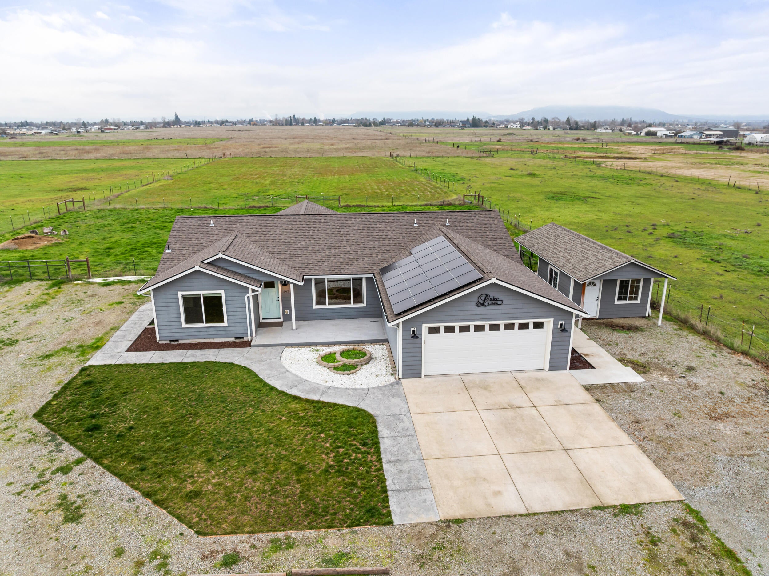597 Bigham Brown Road Eagle Point, OR 97524 - Photo 39 of 52 597 Bigham Brown