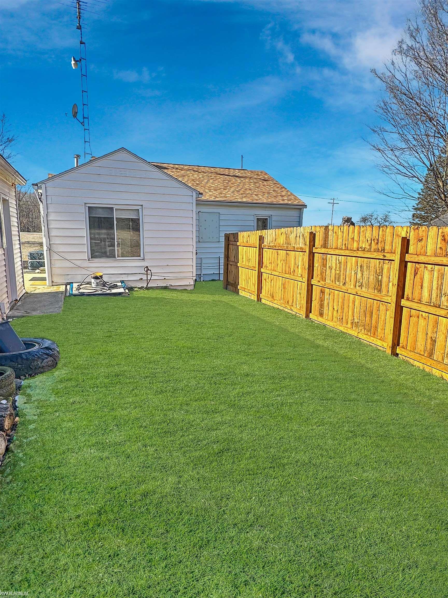 9651 State Road Millington, MI 48746 - Photo 5 of 24 50101385-4.JPG