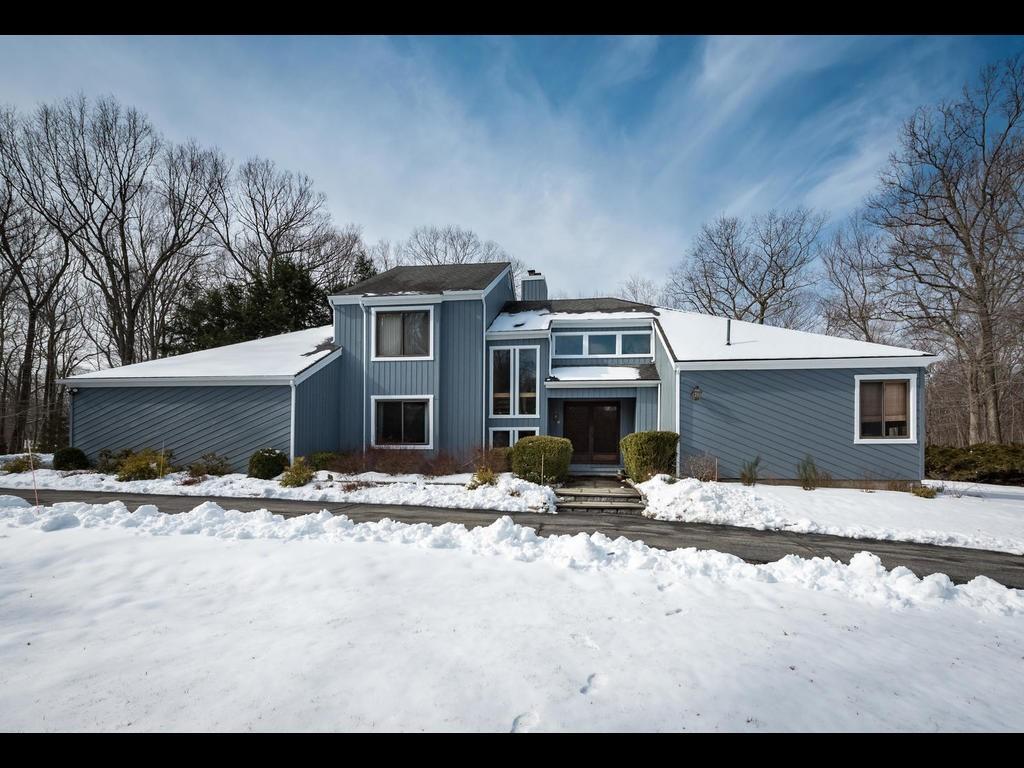 21 Doeview Lane Pound Ridge, NY 10576 - Photo 1 of 1 21 Doe View Lane Contemporary Country Living