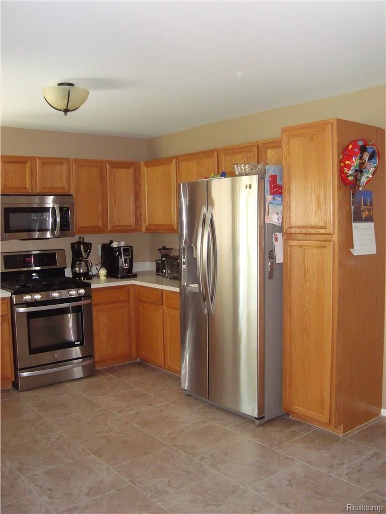 46258 Rocker Drive Macomb, MI 48044 - Photo 7 of 29 Kitchen