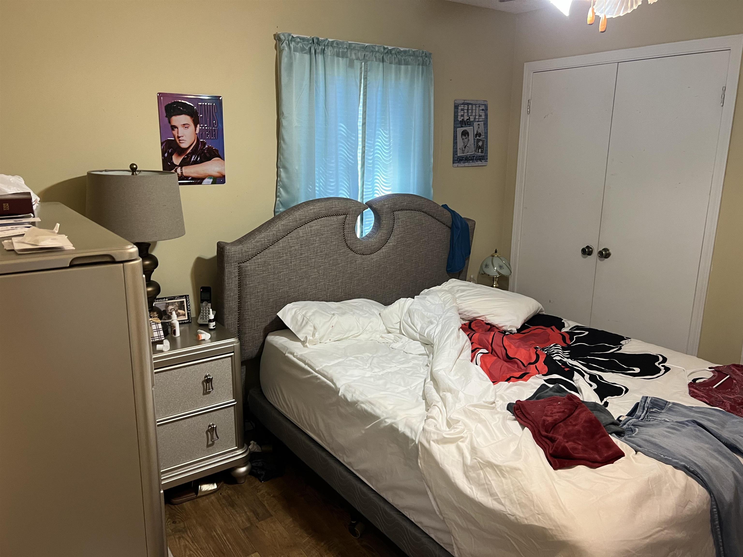 180-150 Burks Road Savannah, TN 38372 - Photo 5 of 11 a bedroom with a bed and a chair