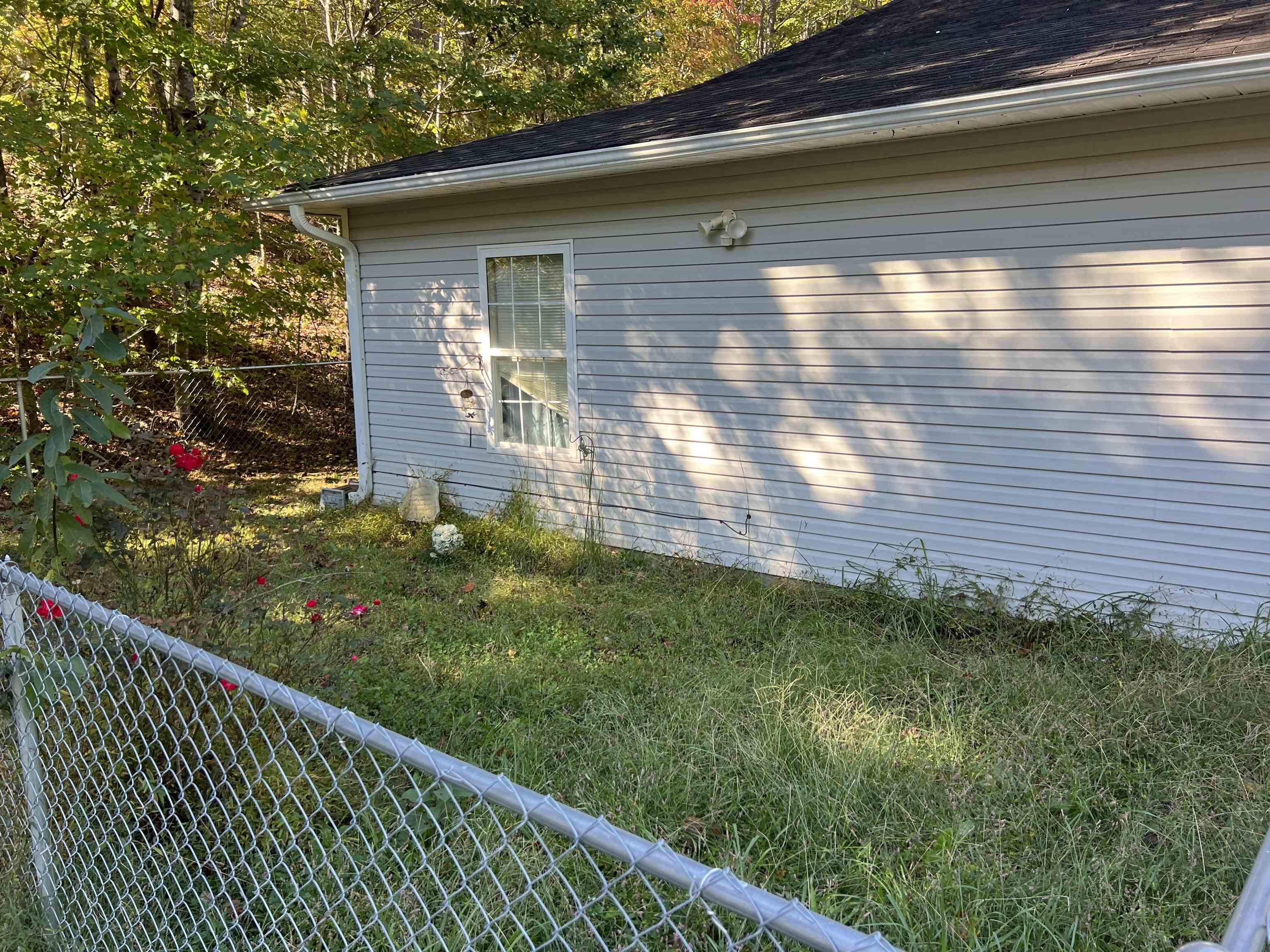 180-150 Burks Road Savannah, TN 38372 - Photo 9 of 11 a view of a backyard