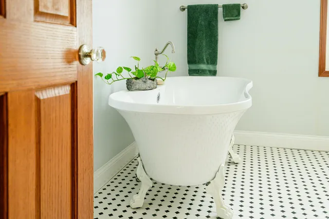 $425,000 | 817 West 8th Street, Bloomington, IN 47404